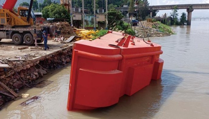 Anti-collision unit being installed